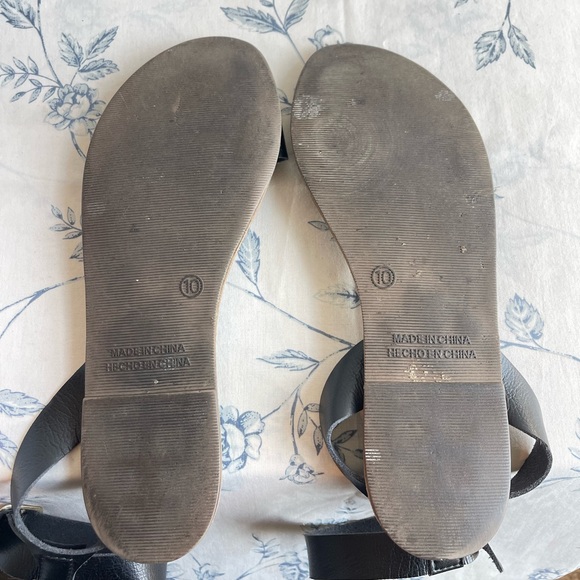 old navy sandals - Picture 3 of 3